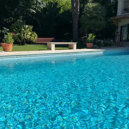 Alojamento de Acomodação e Pequeno-almoço La Beluga Sainte-Maxime