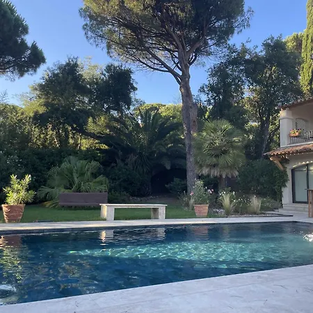 La Beluga ゲストハウス 4*